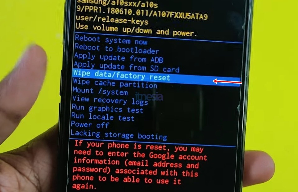Pilih Wipe data factory reset